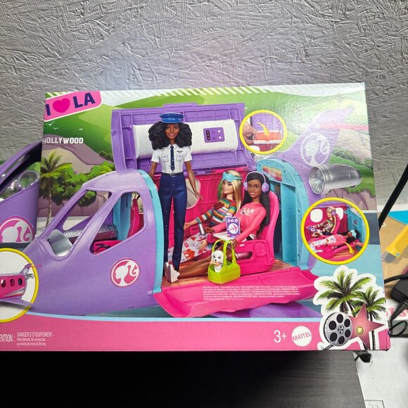 Barbie Airplane Adventures Playset with Pilot Doll & 15+ Accessories BRAND - Picture 4 of 8